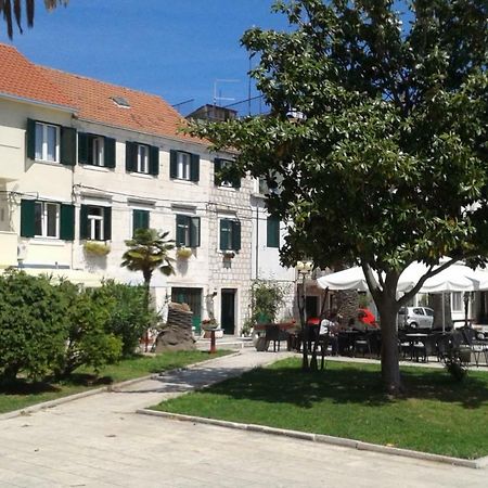 Apartments Nina Riva Kaštela Екстериор снимка