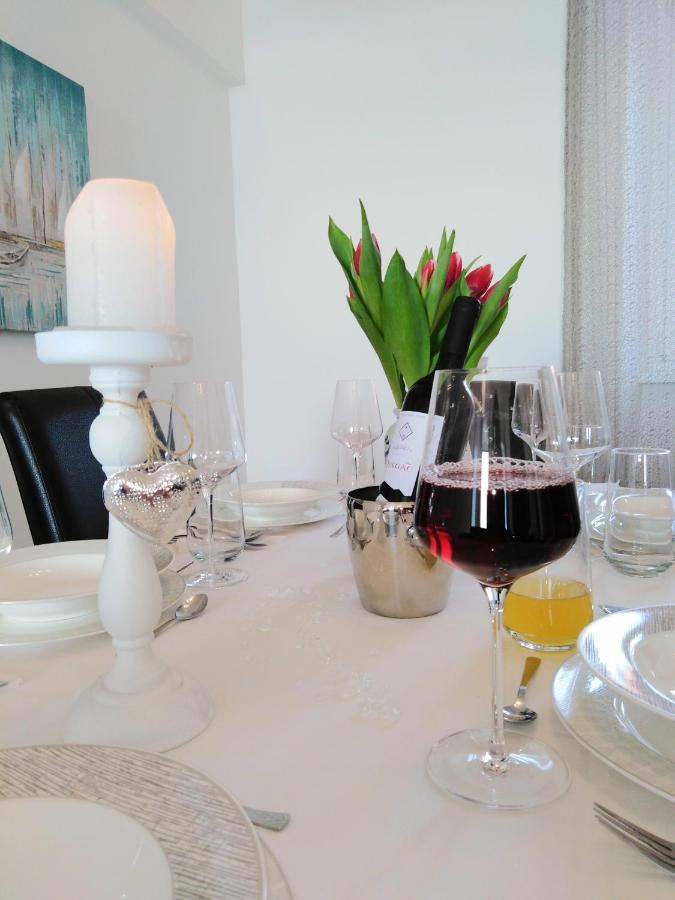 Apartments Nina Riva Kaštela Екстериор снимка