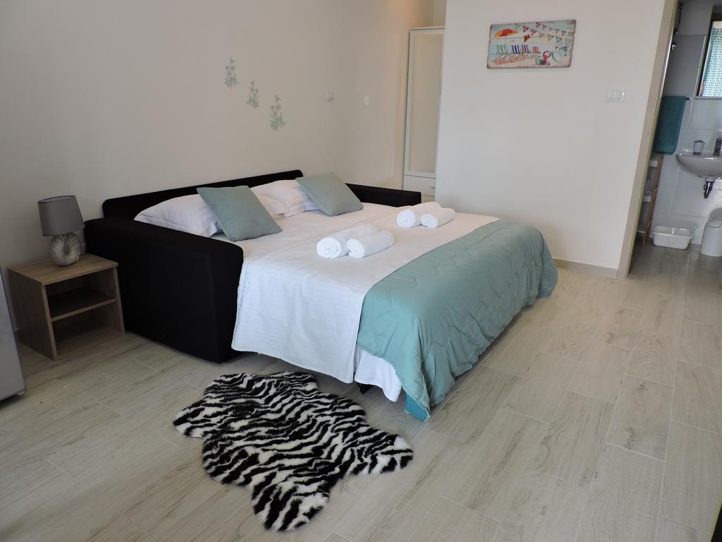 Apartments Nina Riva Kaštela Екстериор снимка
