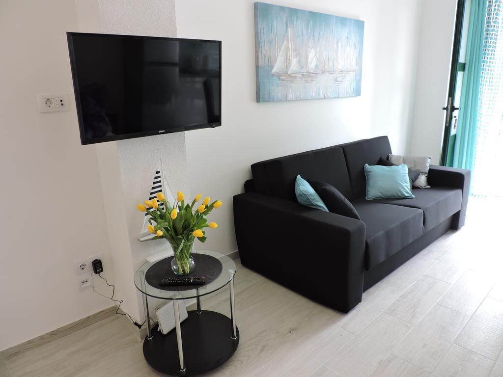 Apartments Nina Riva Kaštela Екстериор снимка
